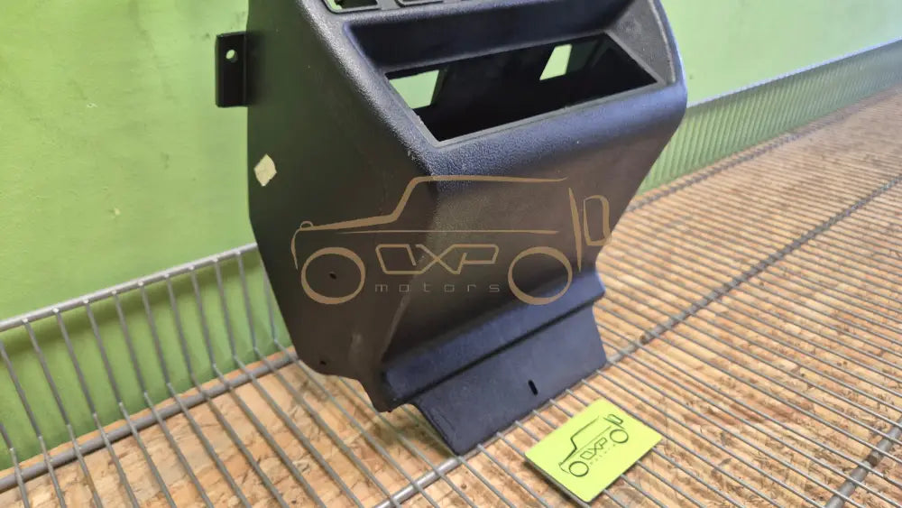 Lada Niva 1.7 Radio console - radio console