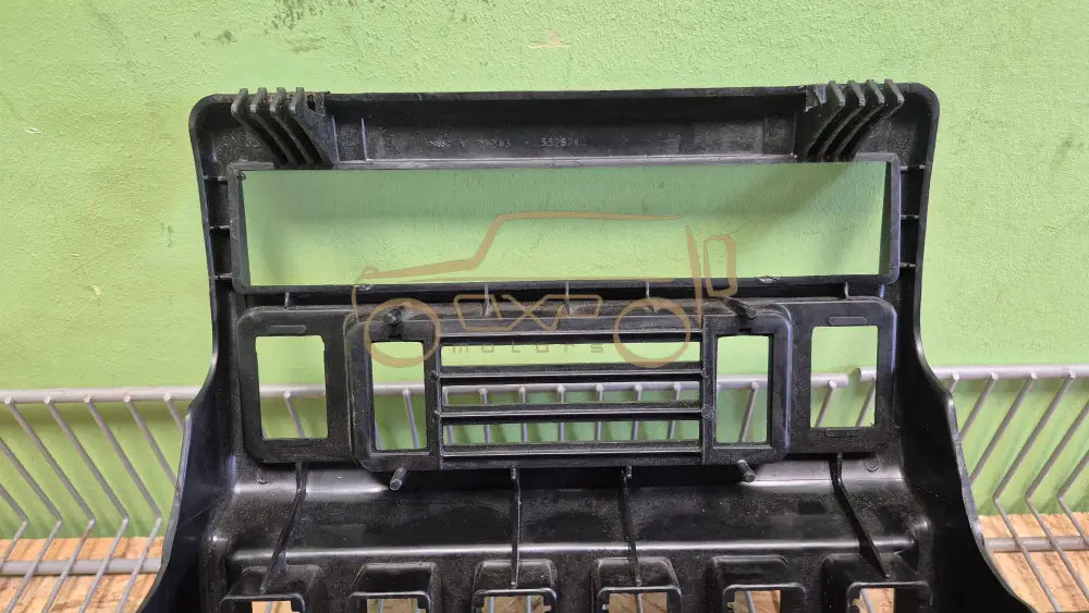 Lada Niva 1.7 Radio console - radio console