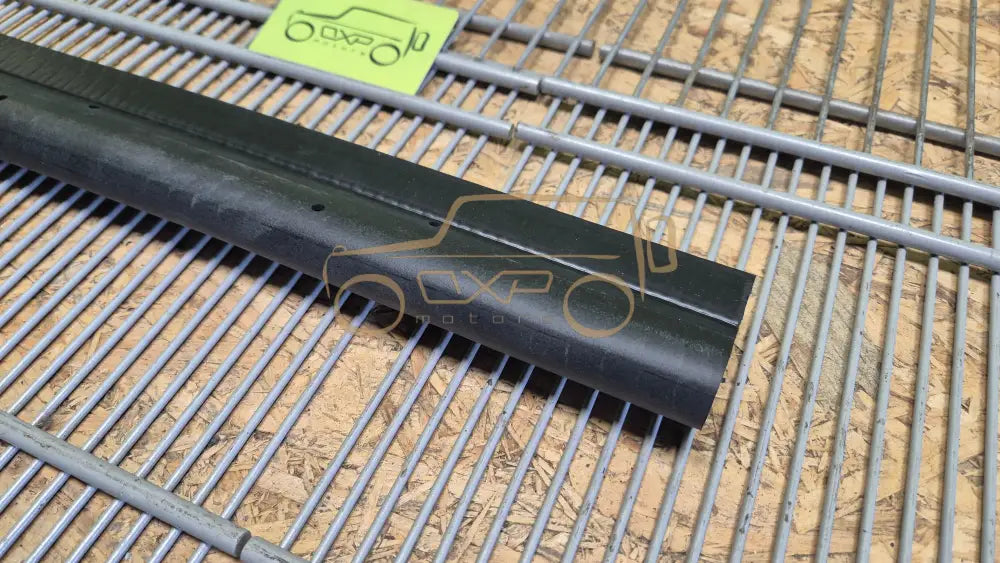 LAND ROVER RANGE ROVER IV L405 Hood seal left - hood seal