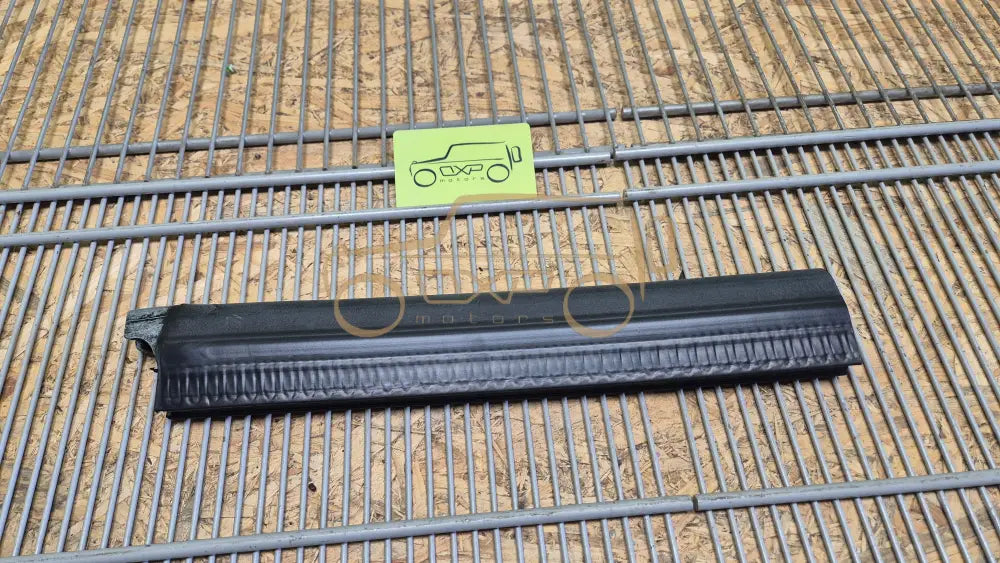 LAND ROVER RANGE ROVER IV L405 Hood seal left - hood seal