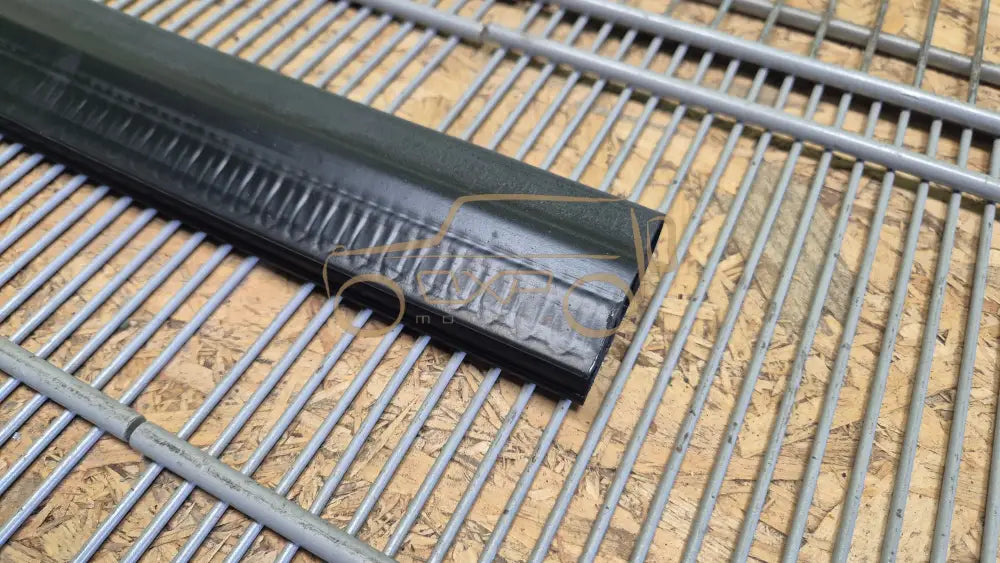 LAND ROVER RANGE ROVER IV L405 Hood seal left - hood seal