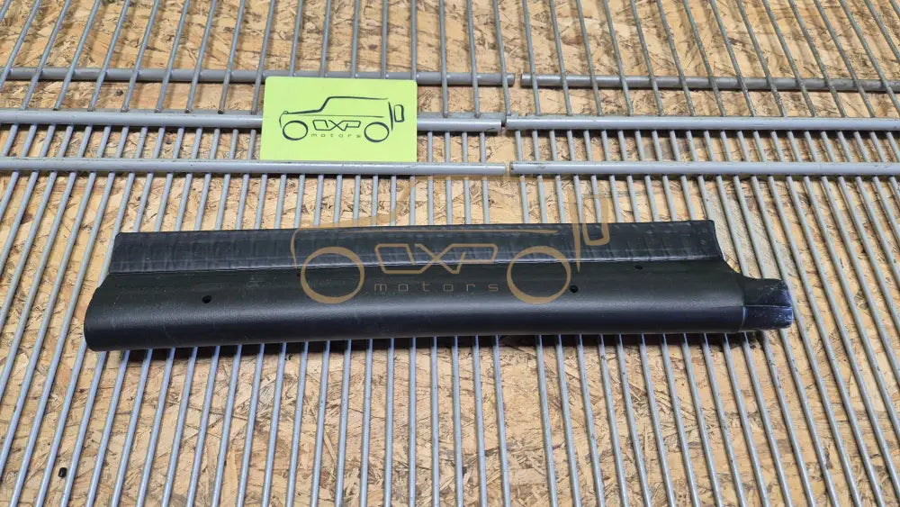 LAND ROVER RANGE ROVER IV L405 Hood seal right - hood seal