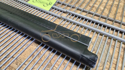 LAND ROVER RANGE ROVER IV L405 Hood seal right - hood seal