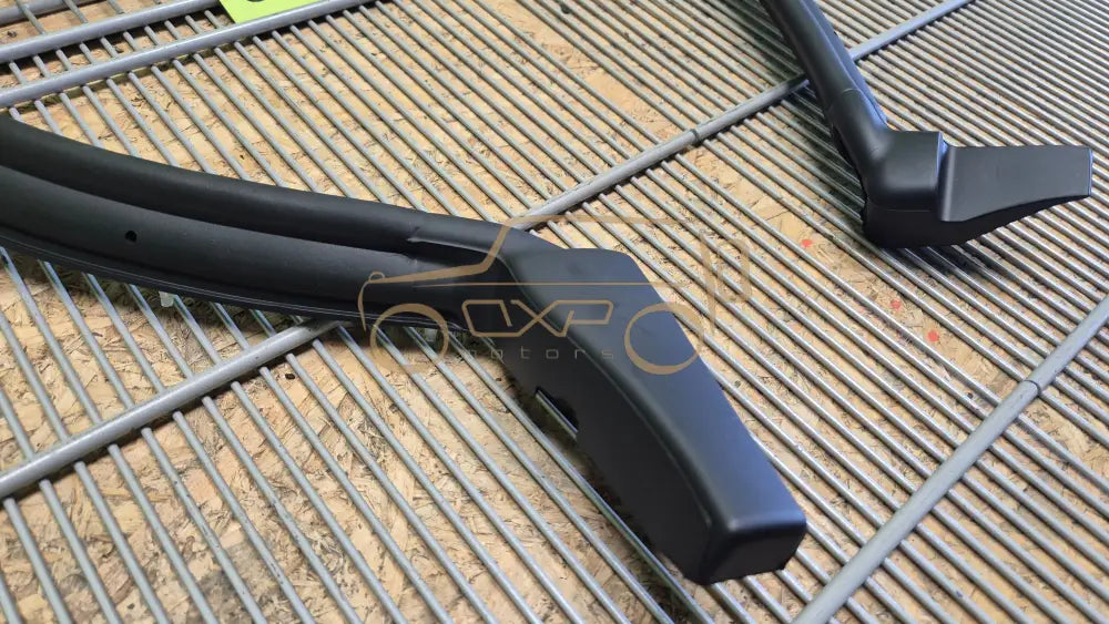 LAND ROVER RANGE ROVER L405 Bonnet rear seal - rear seal