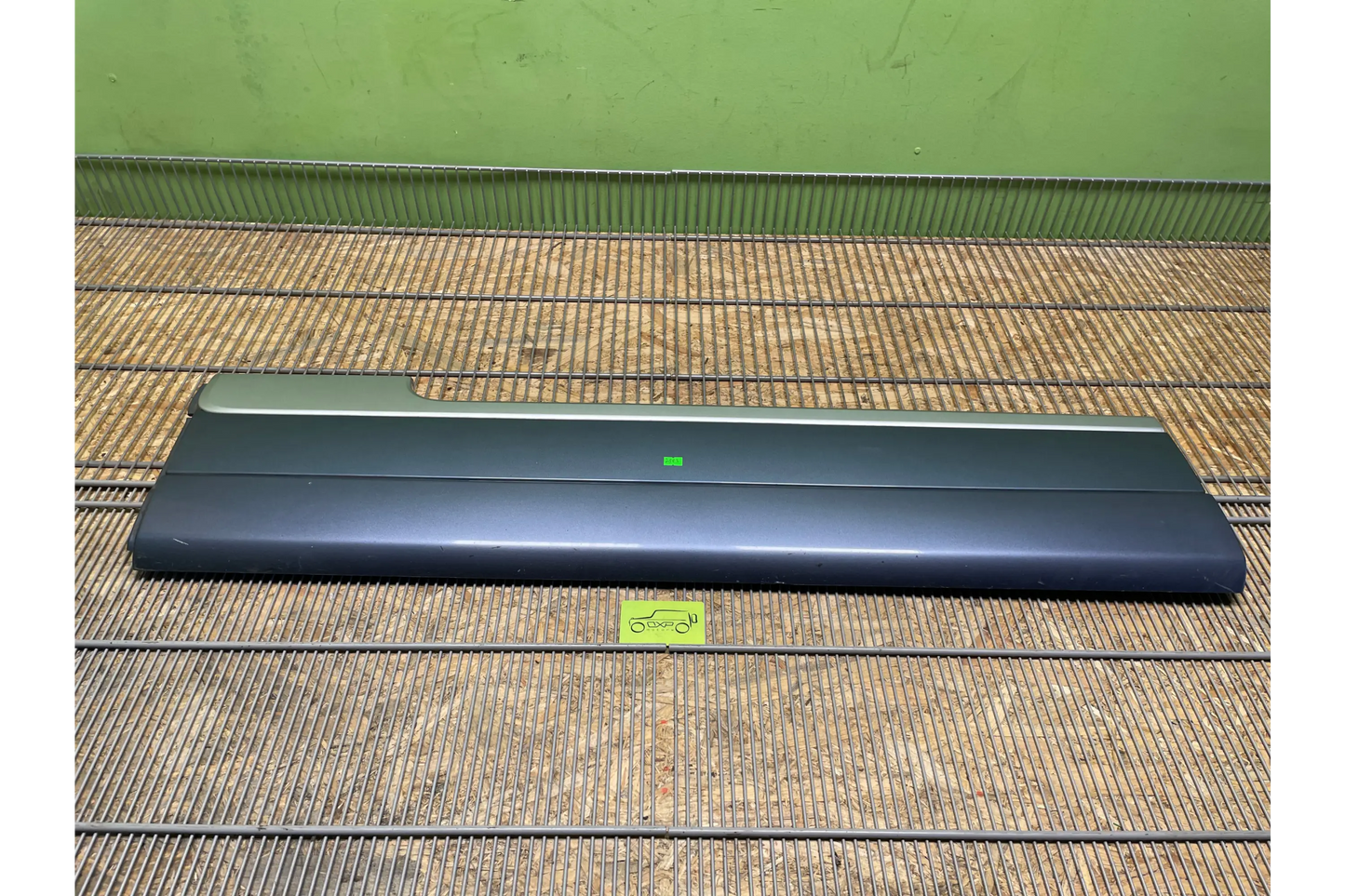Land Rover Range Rover L405 Door Panel Trim Strip Front Left - door trim