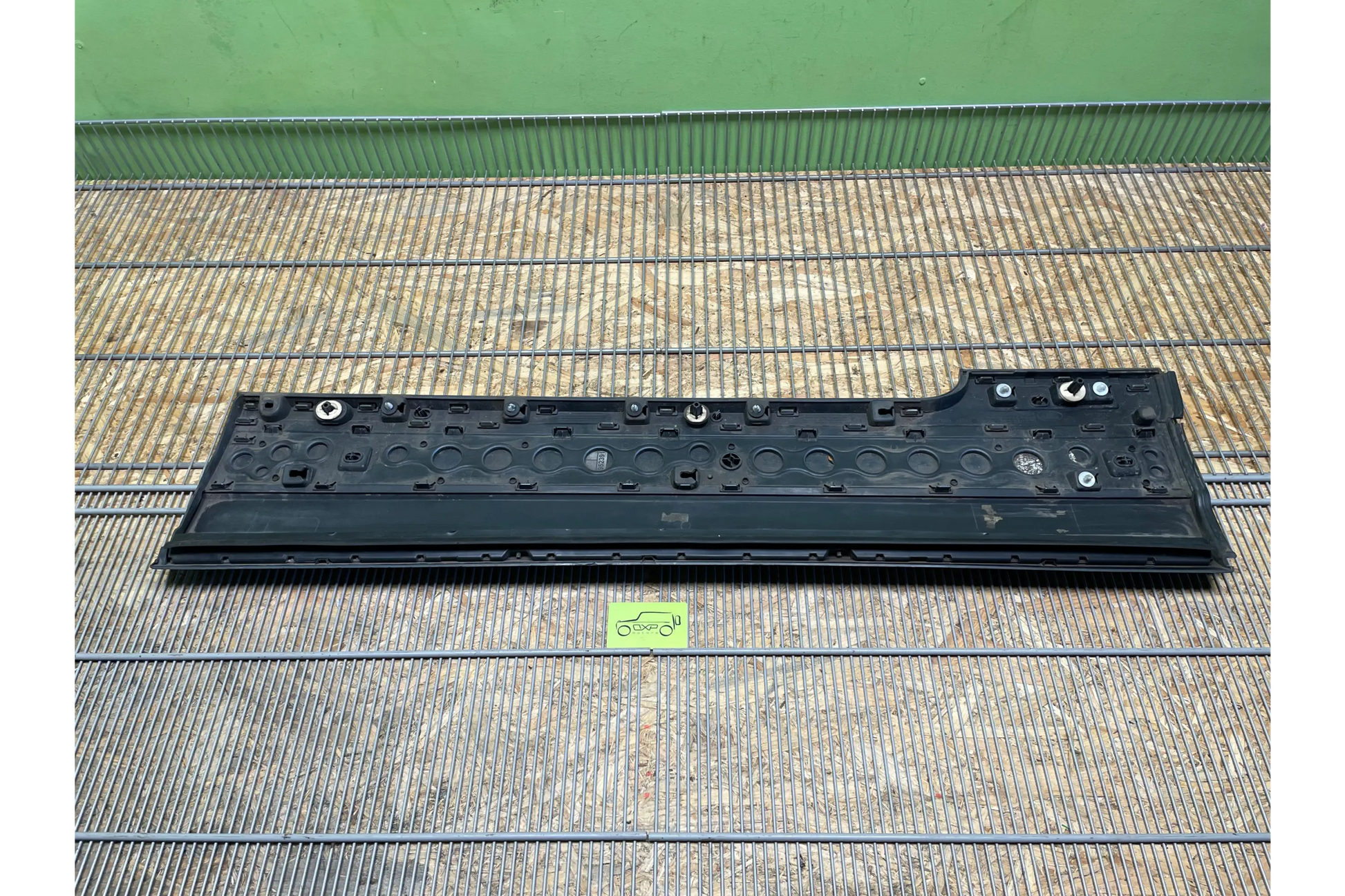 Land Rover Range Rover L405 Door Panel Trim Strip Front Left - door trim