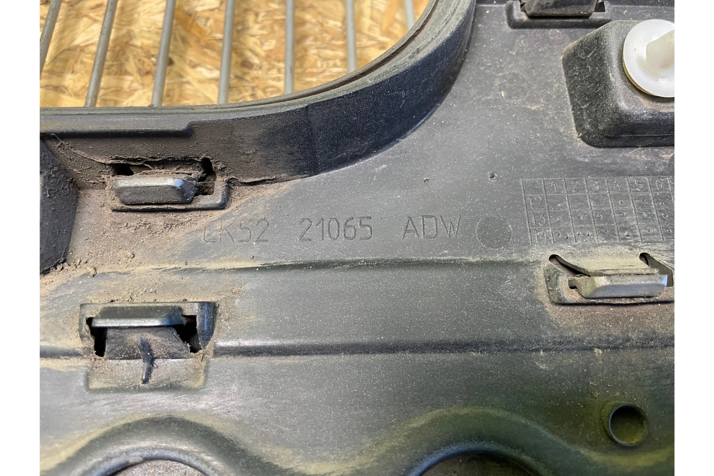 Land Rover Range Rover L405 Door Panel Trim Strip Front Left - door trim