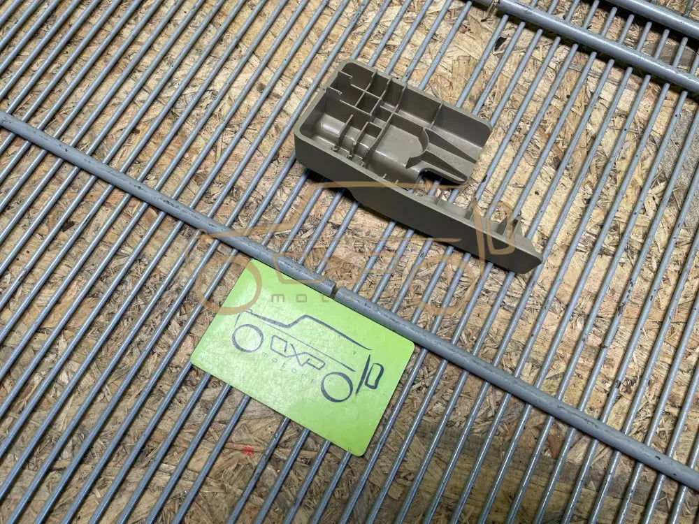 LAND ROVER RANGE ROVER Sport L405 Front door seat control surround trim - door seat control