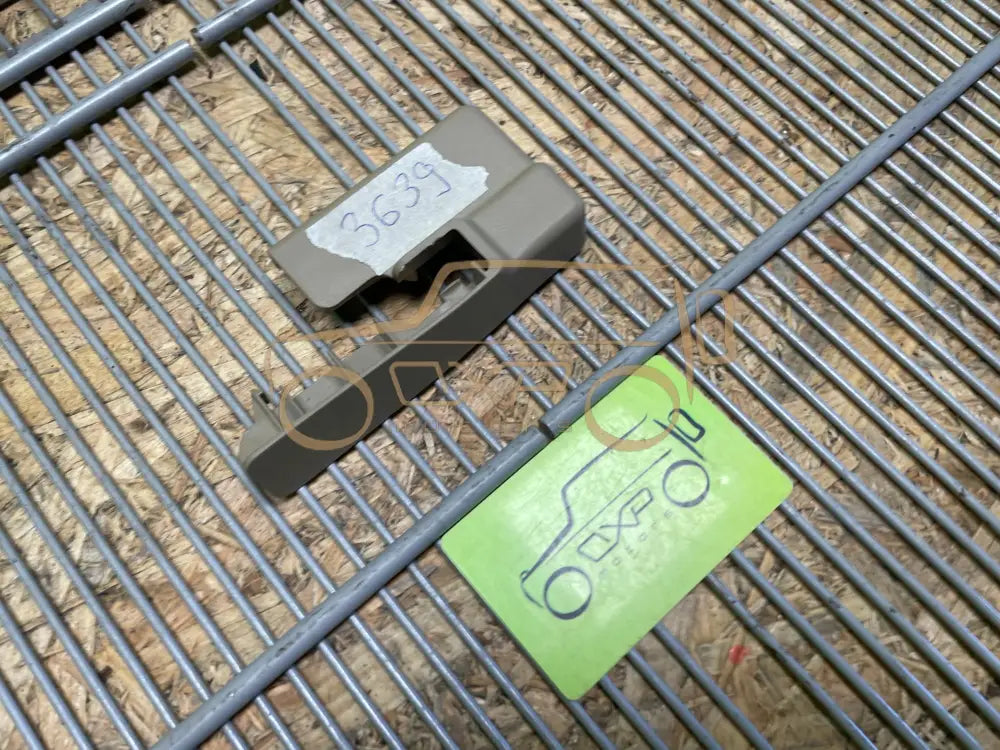 LAND ROVER RANGE ROVER Sport L405 Front door seat control surround trim - door seat control