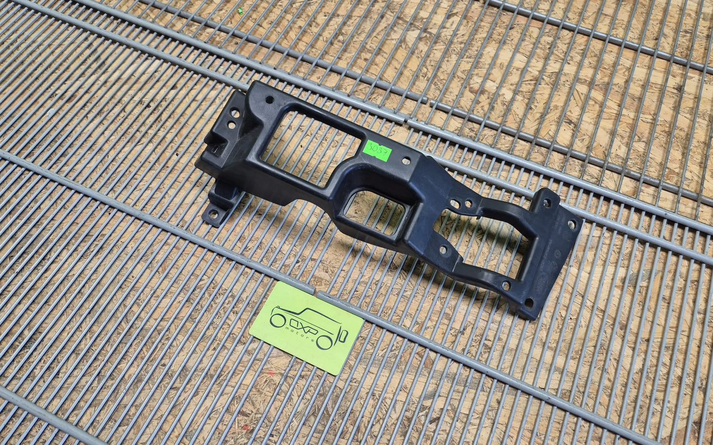 LAND ROVER RANGE ROVER Vogue L405 Fog light bracket left - fog light bracket