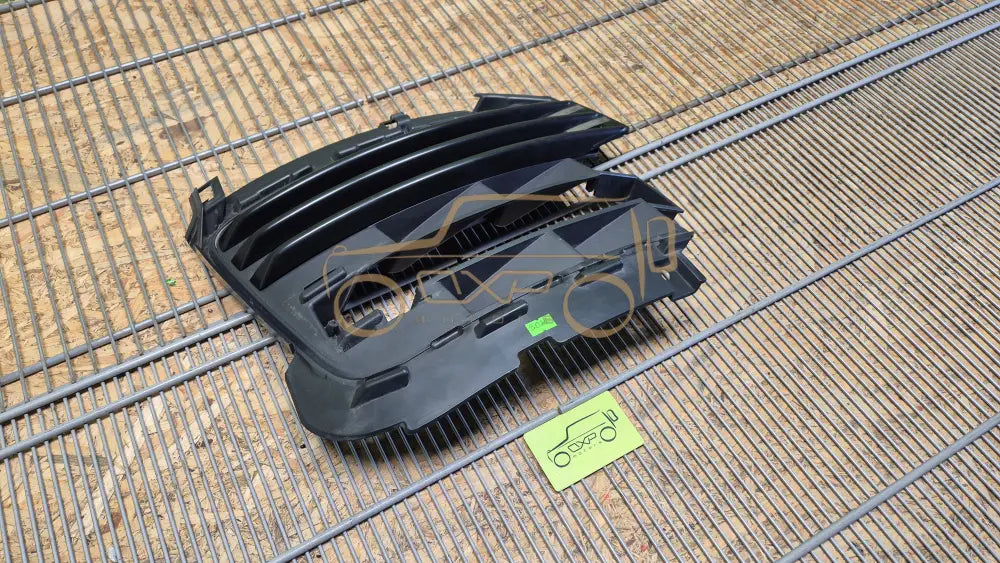 LAND ROVER RANGE ROVER VOGUE L405 Front bumper grill right - front bumper grill