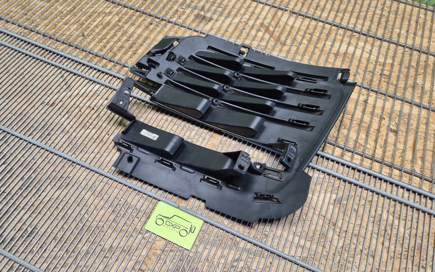 LAND ROVER RANGE ROVER VOGUE L405 Front bumper grill right - bumper grill