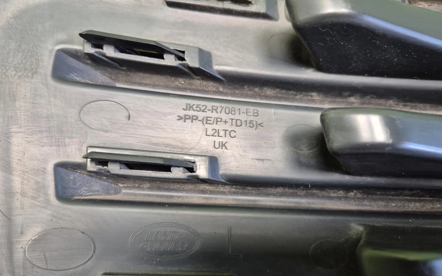 LANDE ROVER RANGE ROVER Vogue L405 Front bumper grill right - bumper grill