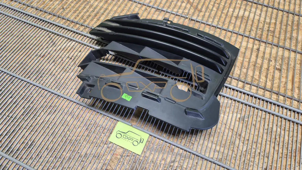 LANDE ROVER RANGE ROVER Vogue L405 Front bumper grill right - front bumper grill