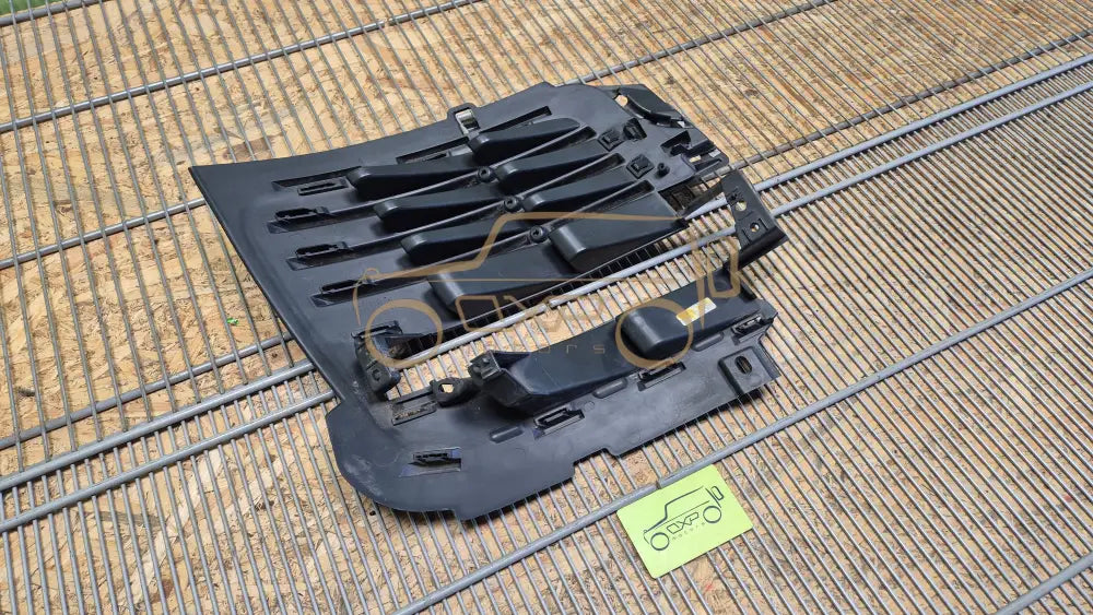 LANDE ROVER RANGE ROVER Vogue L405 Front bumper grill right - front bumper grill