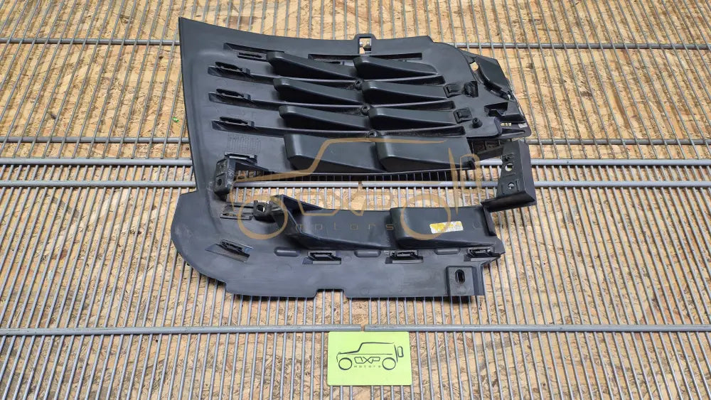 LANDE ROVER RANGE ROVER Vogue L405 Front bumper grill right - front bumper grill