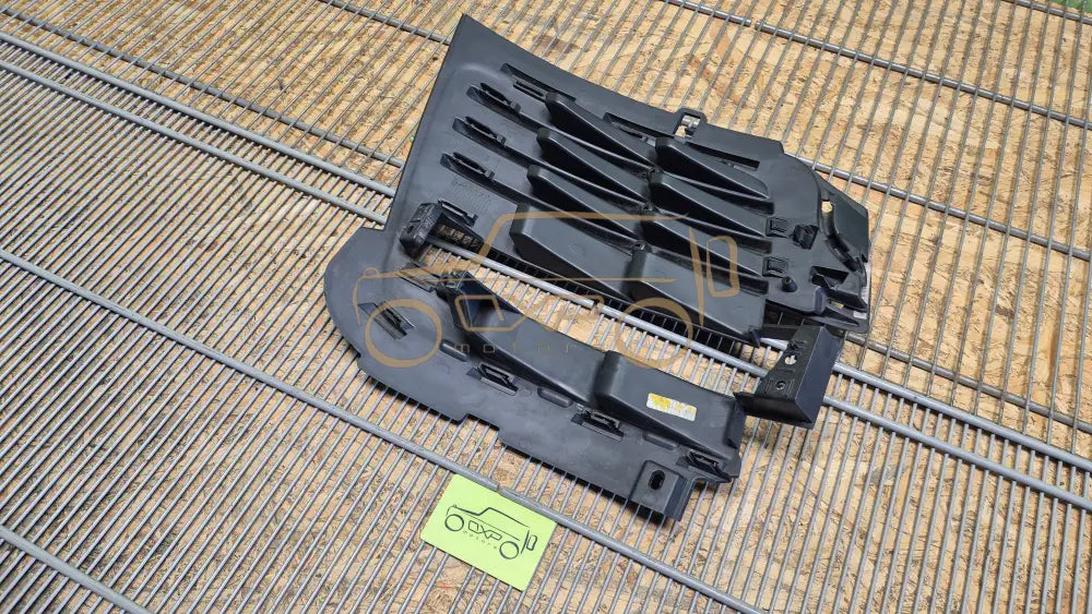 LANDE ROVER RANGE ROVER Vogue L405 Front bumper grill right - front bumper grill