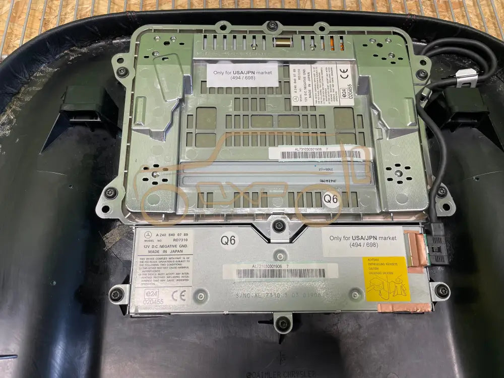 Maybach 57 62 W240 Rear Seat Monitor Display With Brackrest Set - monitor dispaly