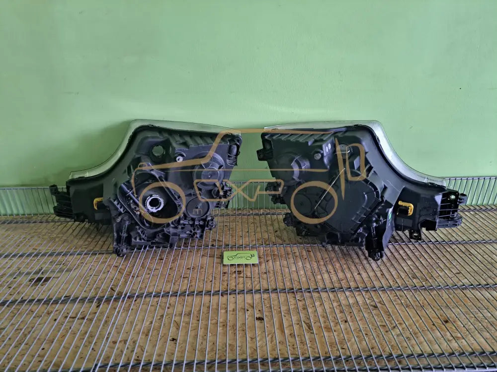 Mercedes-Benz Actros Headlight set Bi-Xenon