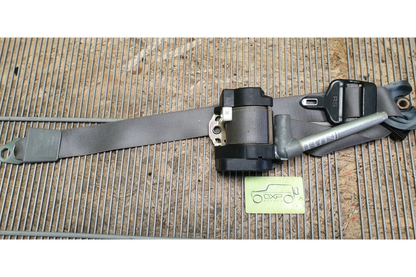 Mercedes-Benz C-Class W201 Front right seat belt - seat belt
