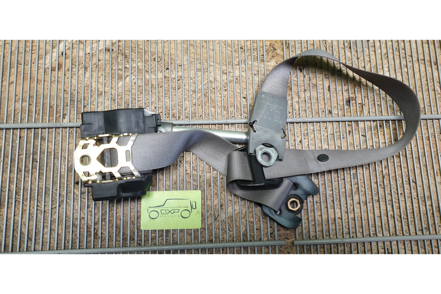 Mercedes-Benz C-Class W201 Right front seat belt - seat belt