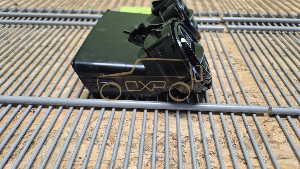 Mercedes-Benz C-Class W205 Center console air vent - air vent