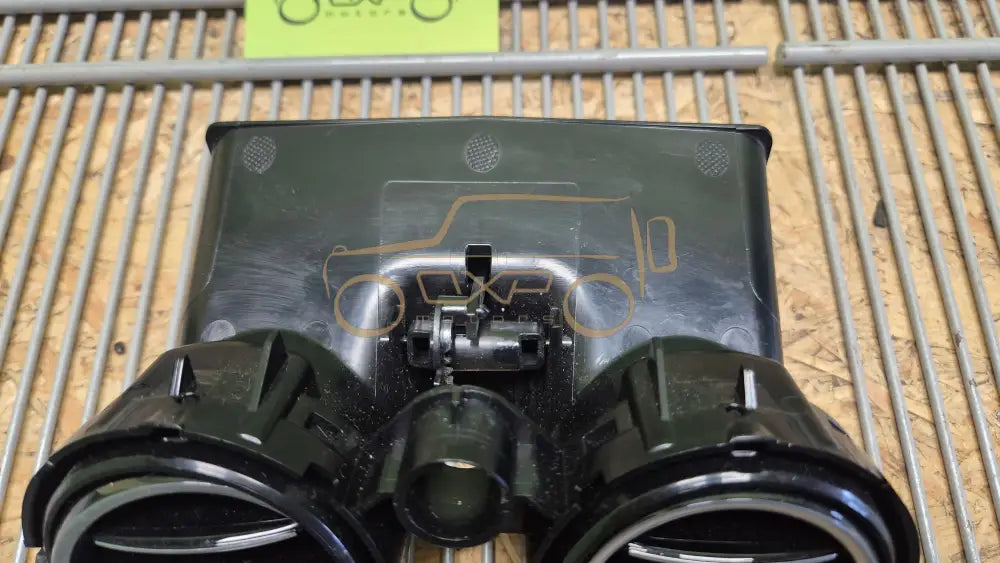 Mercedes-Benz C-Class W205 Center console air vent - air vent