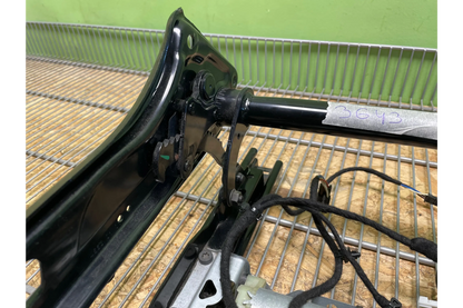 Mercedes-Benz CLS W218 Front passenger seat frame track rail - passenger seat