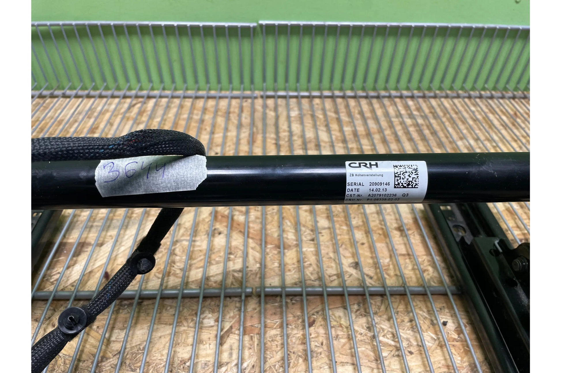 Mercedes-Benz CLS W218 Front passenger seat frame track rail - passenger seat