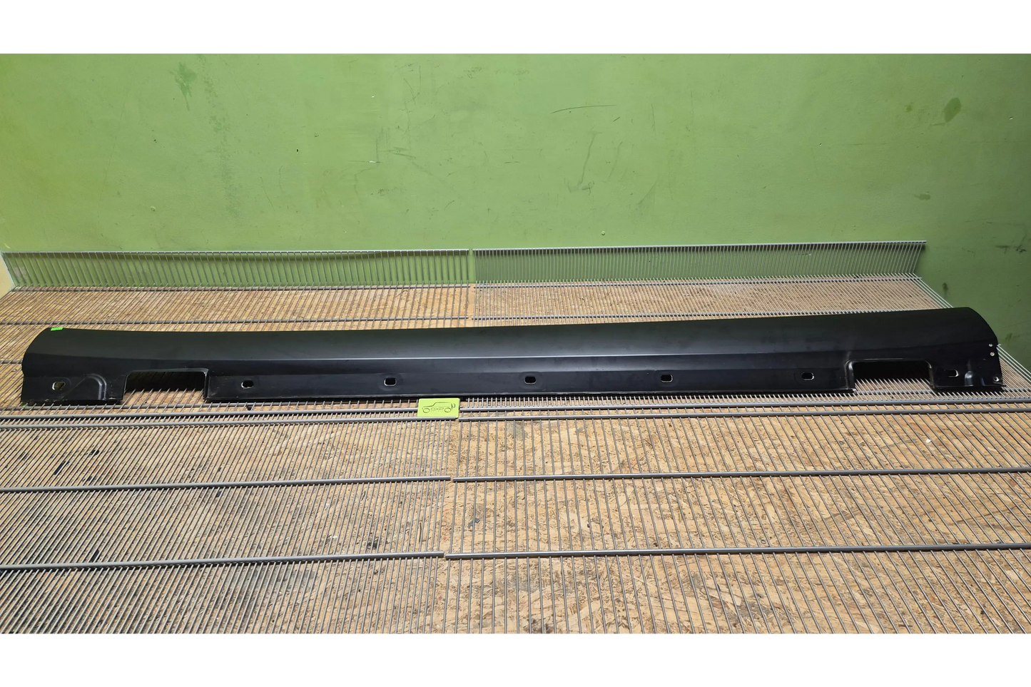 Mercedes-Benz CLS W218 left side skirt - side skirt