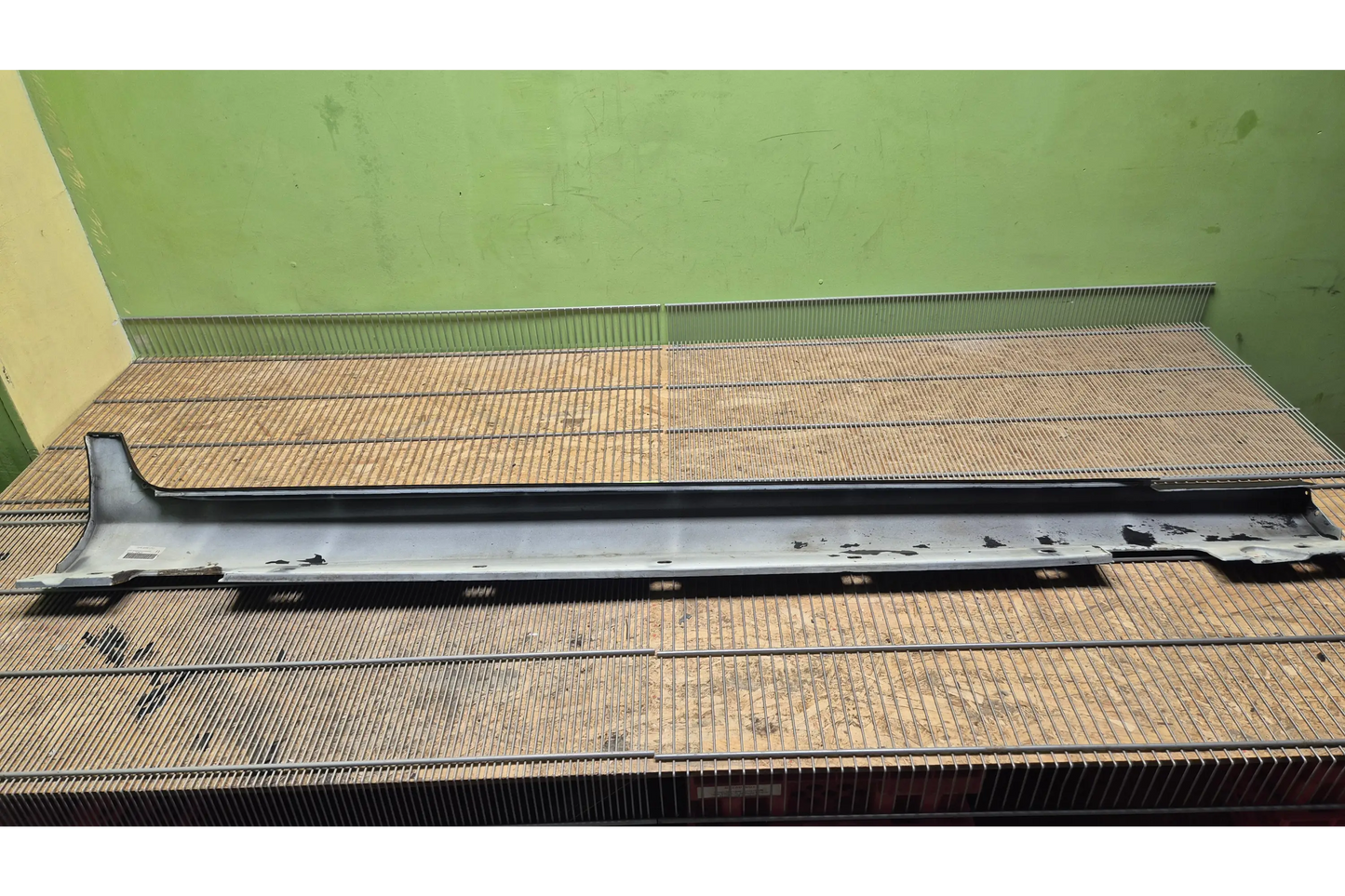 Mercedes-Benz CLS W218 left side skirt - side skirt