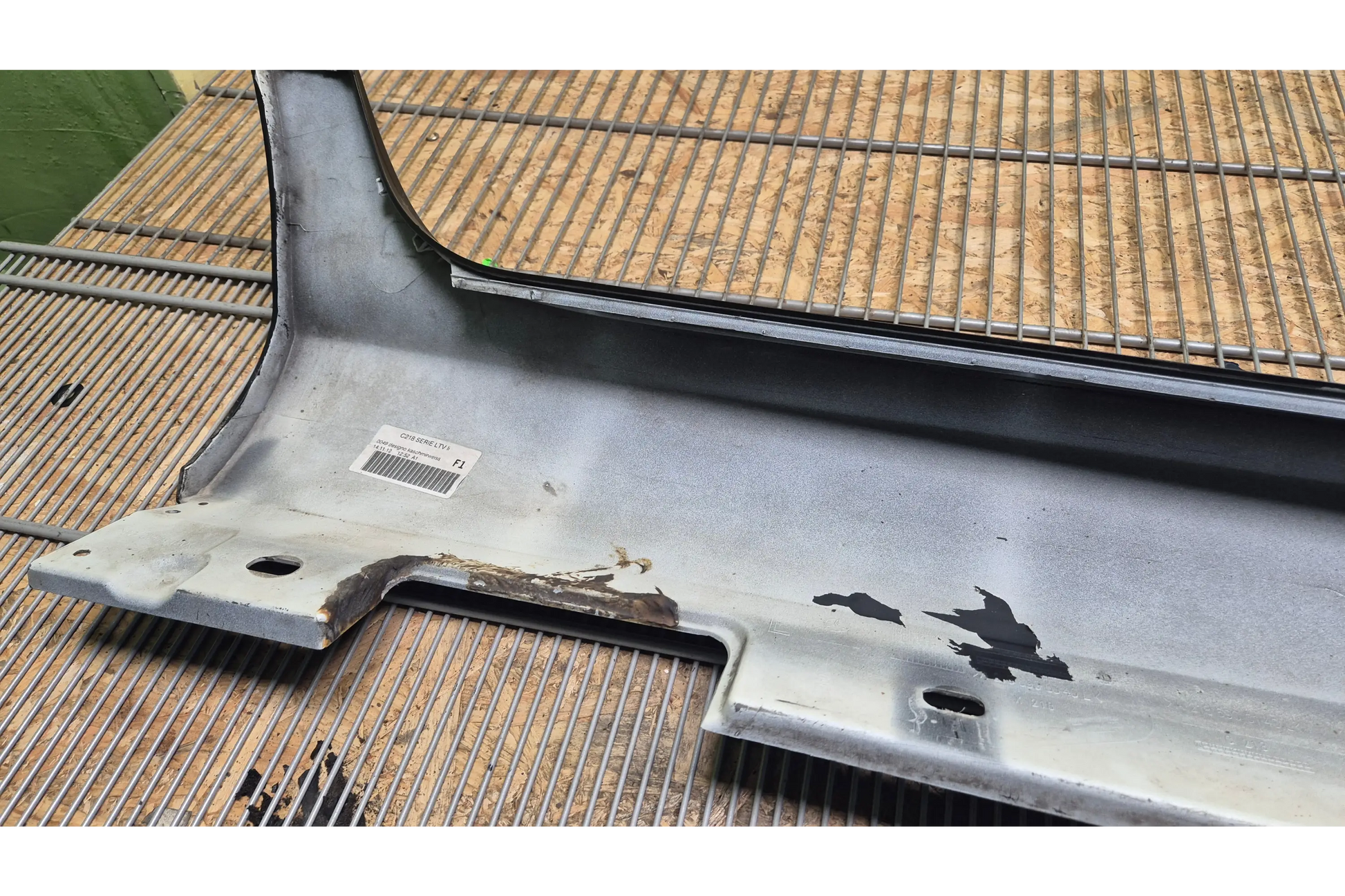 Mercedes-Benz CLS W218 left side skirt - side skirt