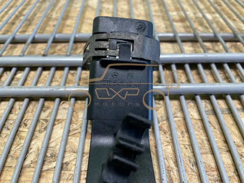 Mercedes-Benz CLS500 W211 Holder for electrical wires - holder for electrical wires