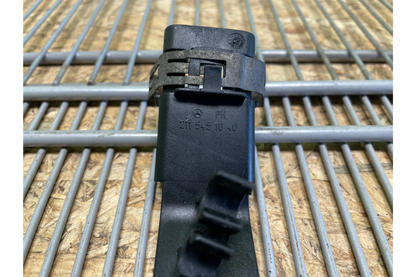 Mercedes-Benz CLS500 W211 Holder for electrical wires - holder for electrical wires
