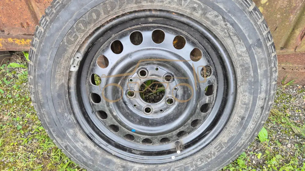 Mercedes-Benz E-Class W124 R15 Rims