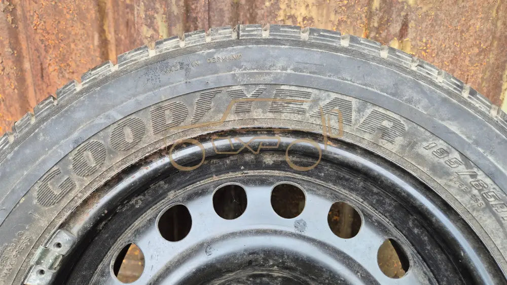 Mercedes-Benz E-Class W124 R15 Rims