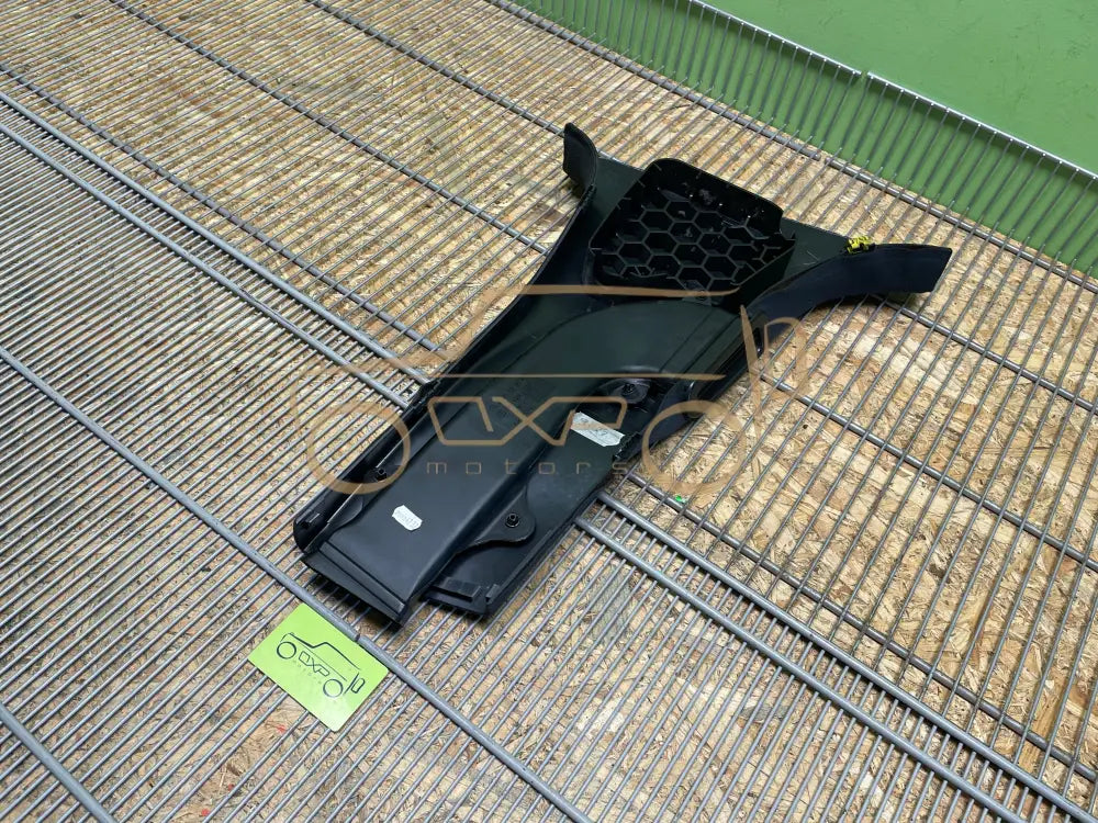 Mercedes-Benz E-Class W211 B pillar duct - pillar duct