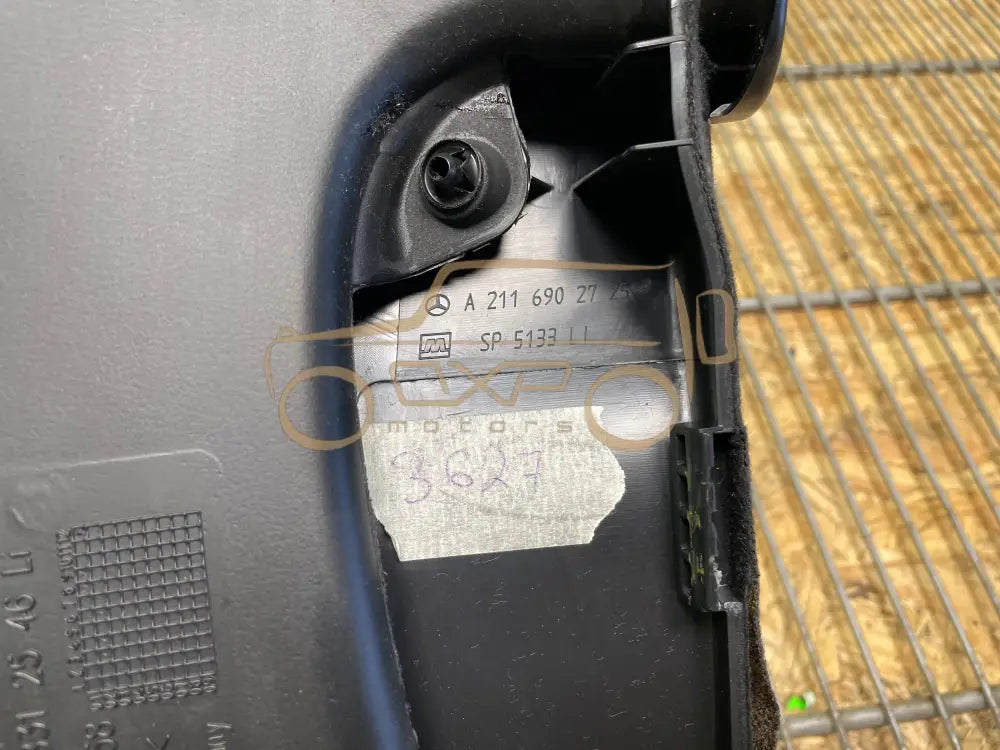 Mercedes-Benz E-Class W211 B pillar duct - pillar duct