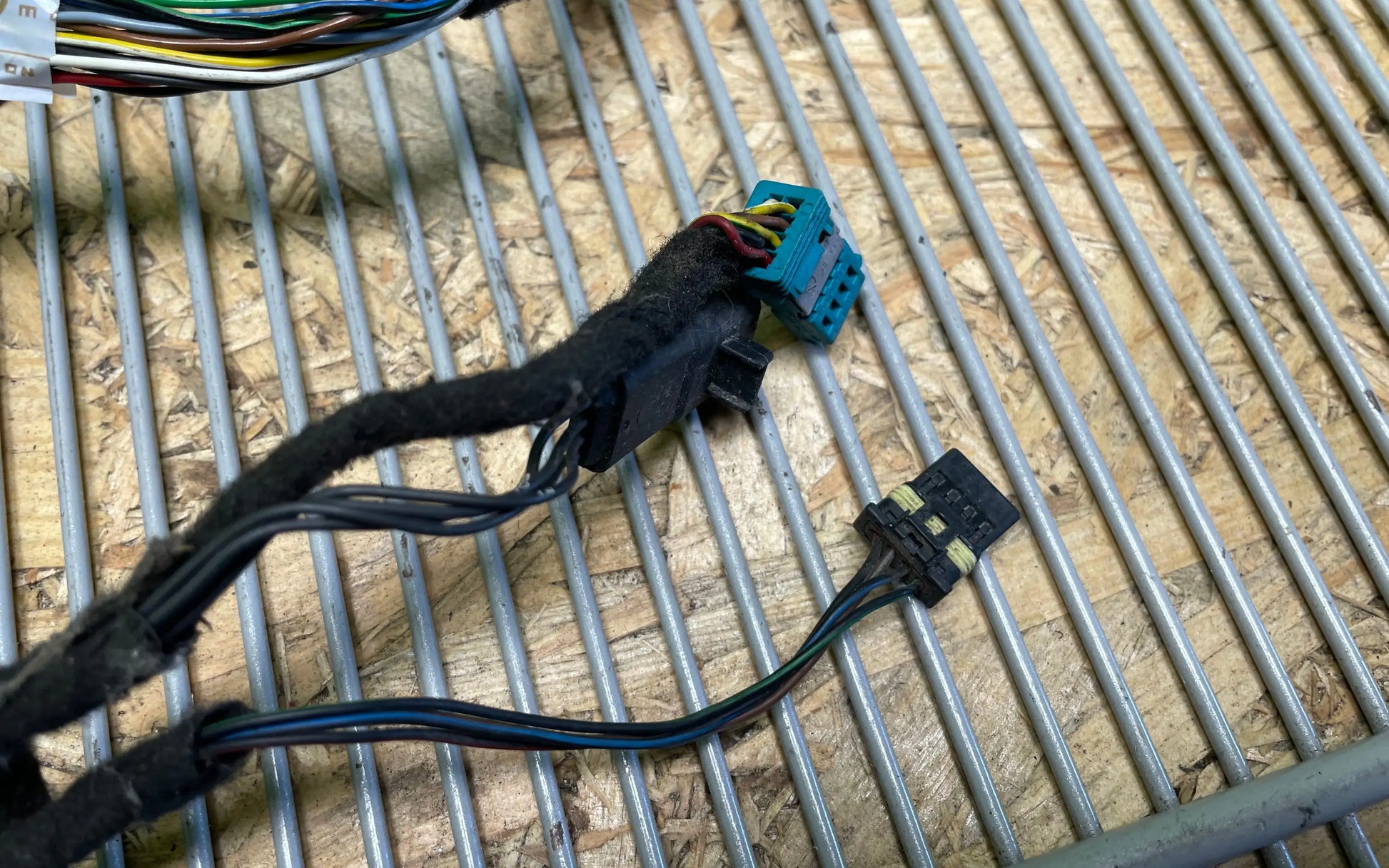 Mercedes-Benz E-Class W211 exteior mirror wiring - exterior mirror