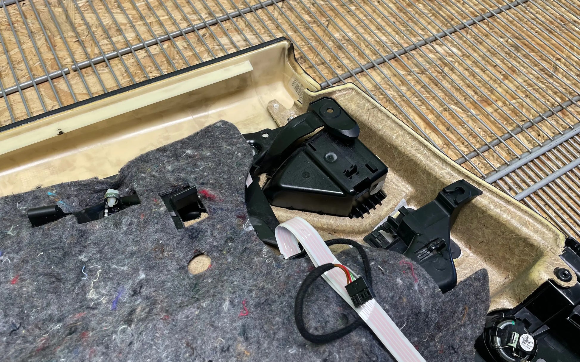 Mercedes-Benz E-Class W211 Rear driver side interior door panel set - interior door panel