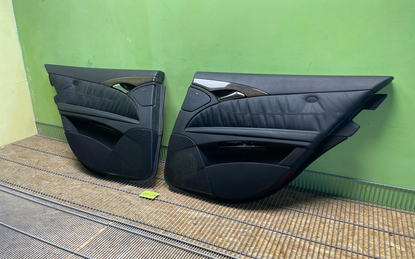 Mercedes-Benz E-Class W211 Rear driver side interior door panel set - interior door panel