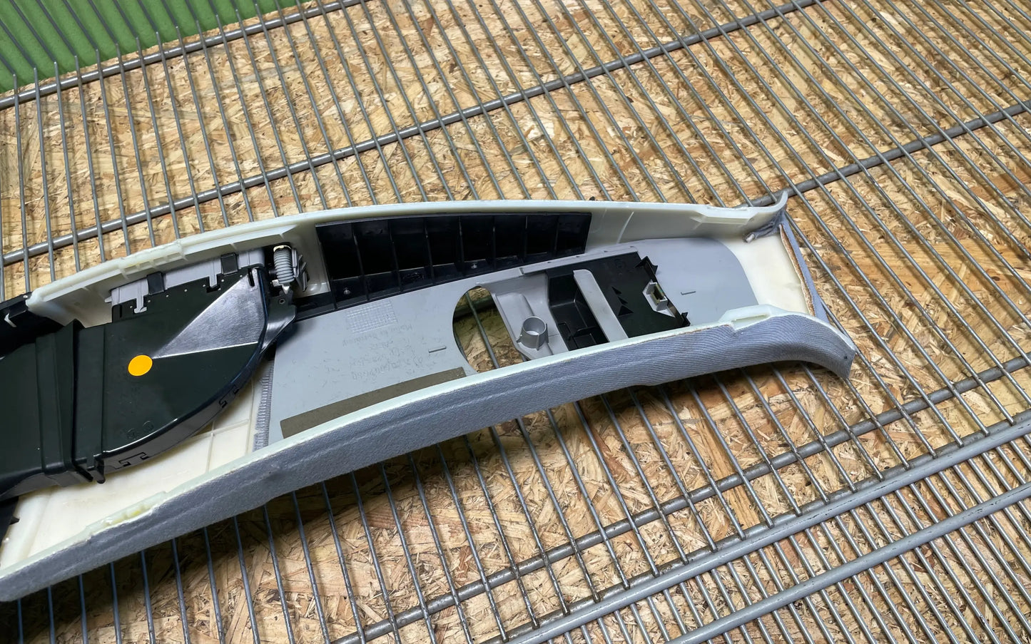 Mercedes-Benz E-Class AMG W211 Right B-Pillar trim - b-pillar trim