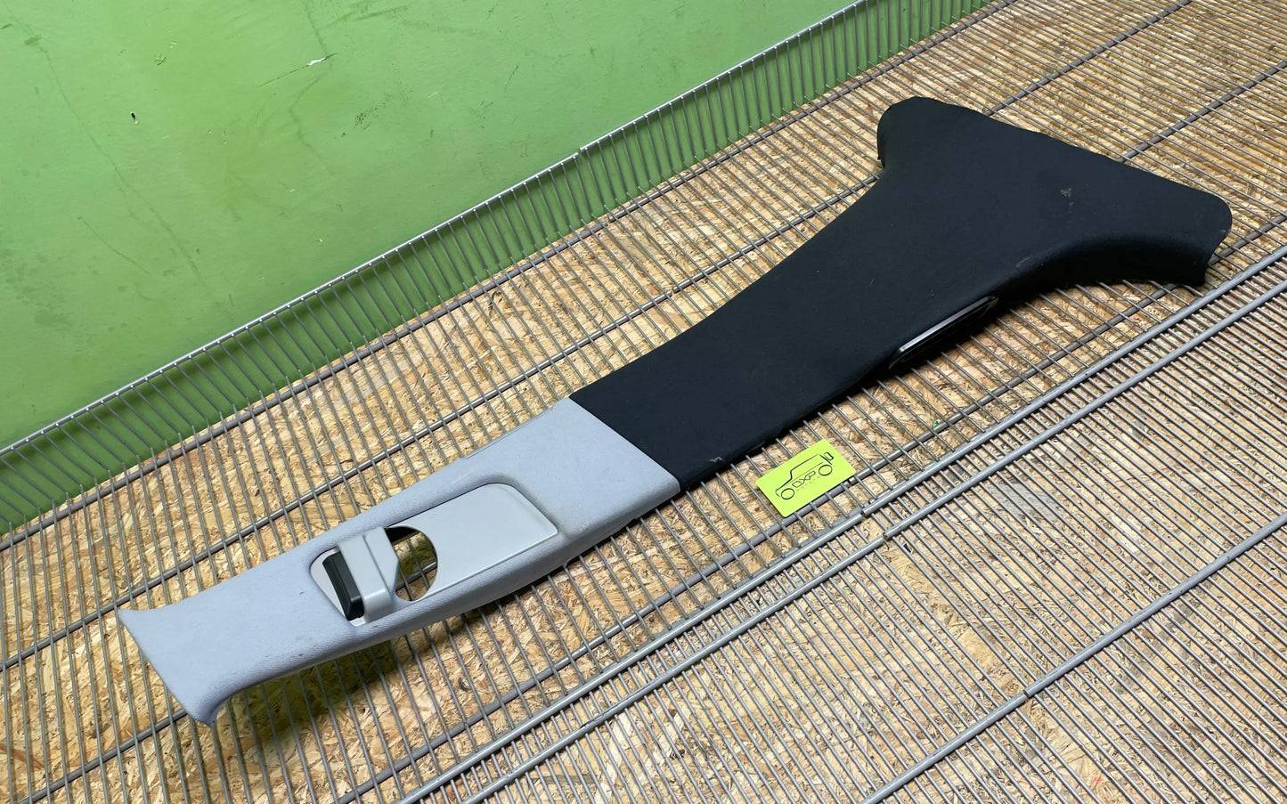 Mercedes-Benz E-Class AMG W211 Right B-Pillar trim - b-pillar trim