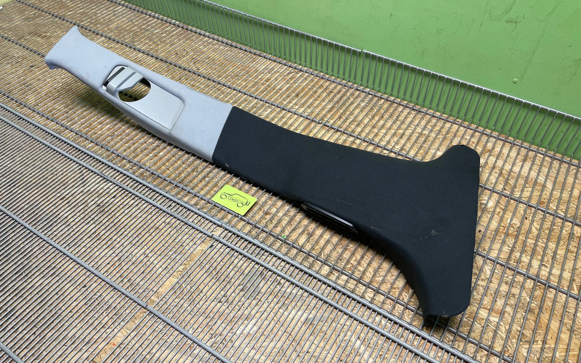 Mercedes-Benz E-Class AMG W211 Right B-Pillar trim - b-pillar trim