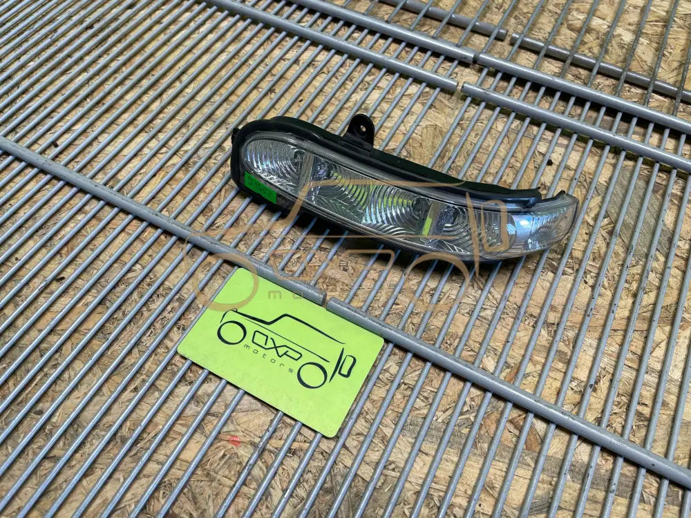 Mercedes-Benz E-Class W211 Side mirror indicator left - side mirror indicator