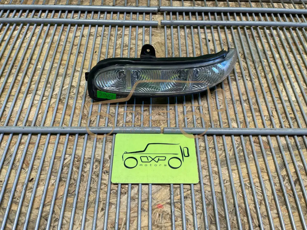 Mercedes-Benz E-Class W211 Side mirror indicator left - side mirror indicator