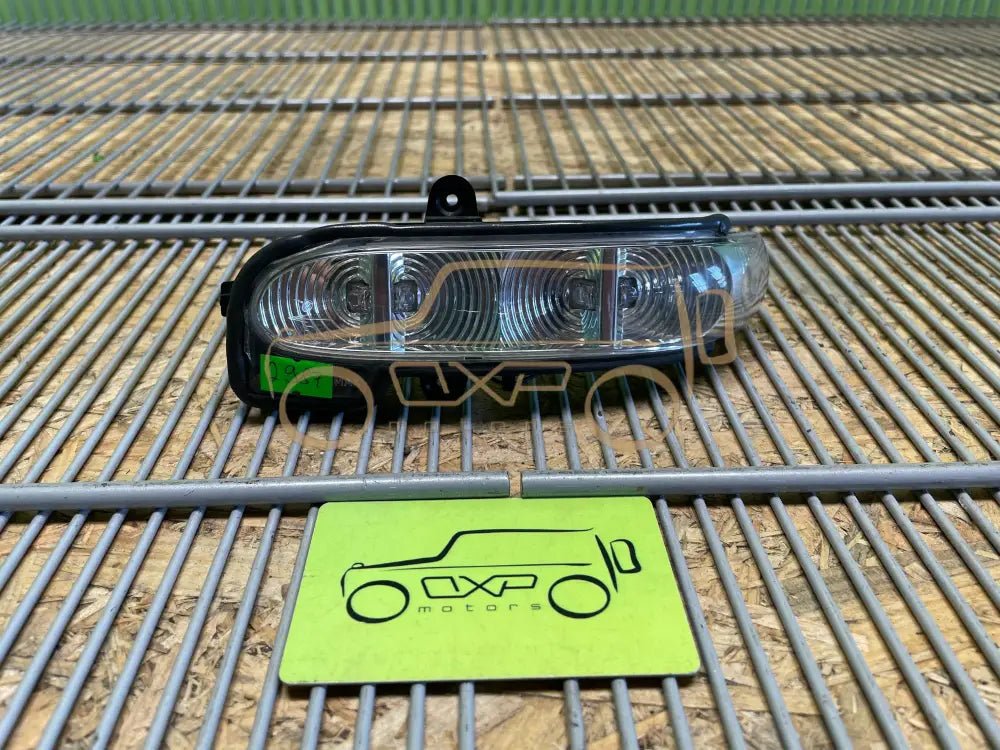 Mercedes-Benz E-Class W211 Side mirror indicator left - side mirror indicator