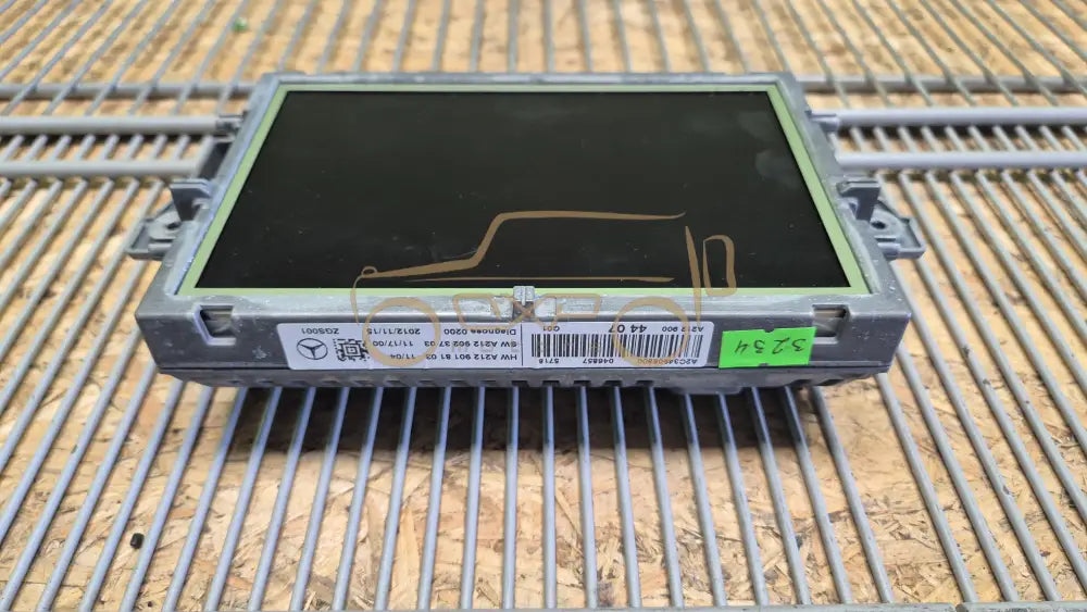 Mercedes-Benz E-Class W212 Comand monitor central display - central display