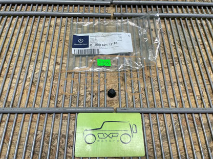 Mercedes-Benz E-Class W212 front brake bleeder cap - brake bleeder cap