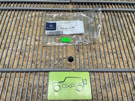 Mercedes-Benz E-Class W212 front brake bleeder cap - brake bleeder cap